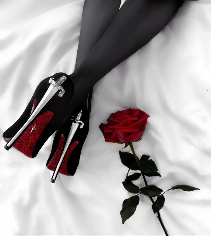 THE MIDNIGHT VELVET DAGGER IN GOLD, SILVER & BURGUNDY — *ONLY 4 REMAIN*
