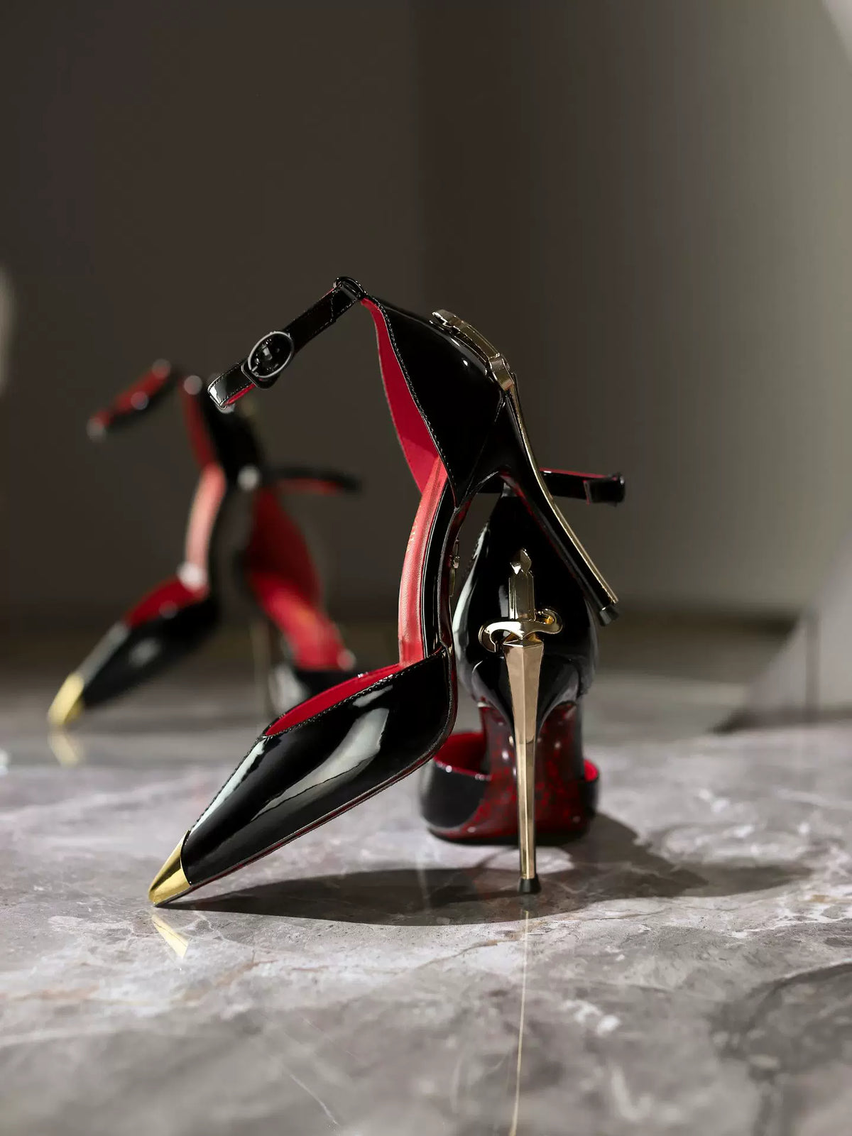 AURELIA’S TOUCH — GOLDEN TIP STILETTO (CHAMPAGNE & BLACK)